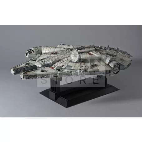 Revell Star Wars Millennium Falcon Perfect Grade 1:72 űrhajó makett 01206R