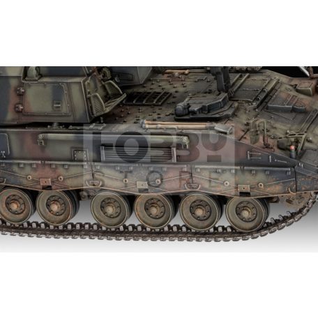 Revell Panzerhaubitze 2000 1:35 harcjármű makett 03279R
