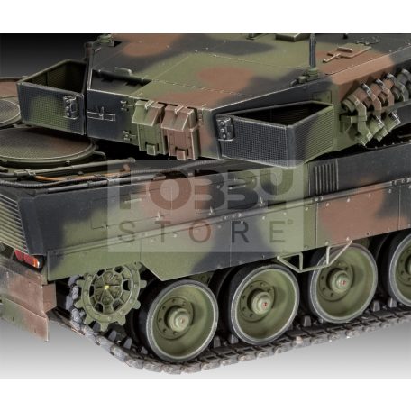 Revell Leopard 2A6/A6NL 1:35 harcjármű makett 03281R