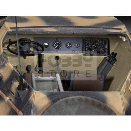 Revell German Command Armoured Vehicle Sd.Kfz.247 Ausf.B 1:35 harcjármű makett 03335R