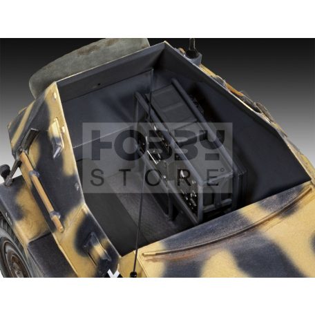 Revell German Command Armoured Vehicle Sd.Kfz.247 Ausf.B 1:35 harcjármű makett 03335R