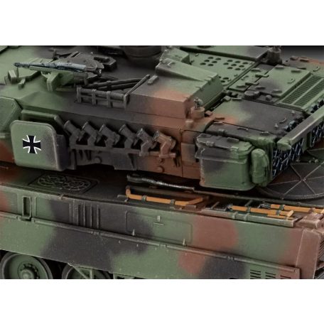 Revell Leopard 2A7V 1:72 harcjármű makett 03355R
