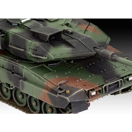 Revell Leopard 2A7V 1:72 harcjármű makett 03355R