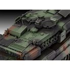 Revell Leopard 2A7V 1:72 harcjármű makett 03355R