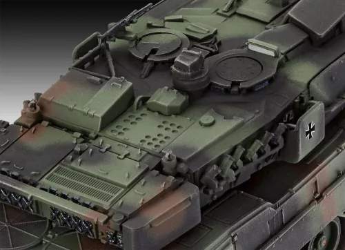 Revell Leopard 2 A7V – 1:72 harckocsi makett