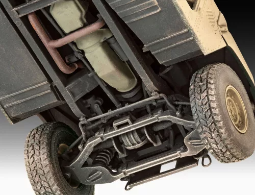Revell HMMWV M1097A2 – 1:35 harcjármű makett