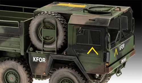 Revell MAN 10t milgl truck 8x8 – 1:35 katonai teherautó makett