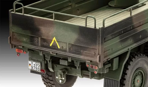 Revell MAN 10t milgl truck 8x8 – 1:35 katonai teherautó makett