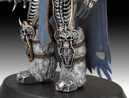 Revell World of Warcraft The Lich King – 1:16 figura makett