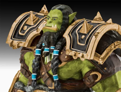 Revell World of Warcraft The Orc Thrall – 1:16 figura makett