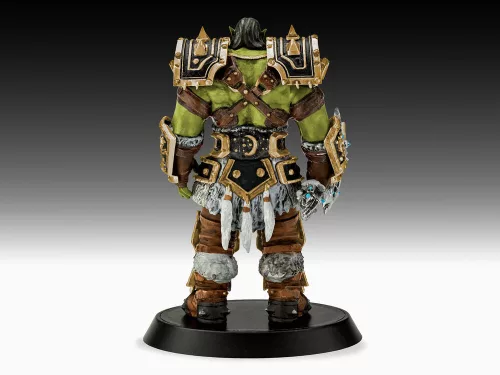 Revell World of Warcraft The Orc Thrall – 1:16 figura makett