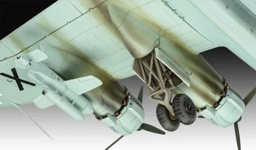 Revell Focke-Wulf Fw 200 C-5/C-8 Condor – 1:72 repülőgép makett
