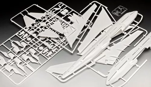 Revell IRON MAIDEN Ed Force One - Boeing 747-400 – 1:144 repülőgép makett