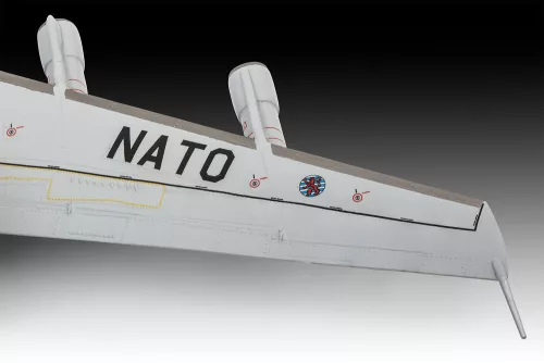Revell Boeing E-3A – 1:144 repülőgép makett