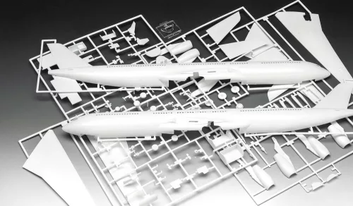 Revell A340-300 Lufthansa New Livery – 1:144 repülőgép makett