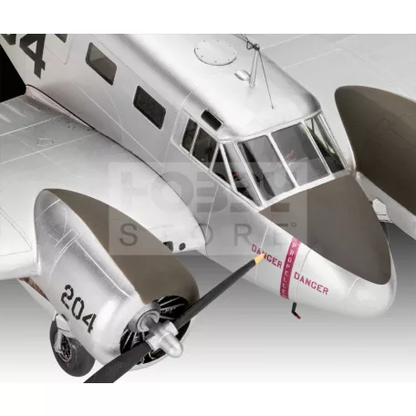 Revell Beechcraft Model 18 1:48 repülő makett 03811R