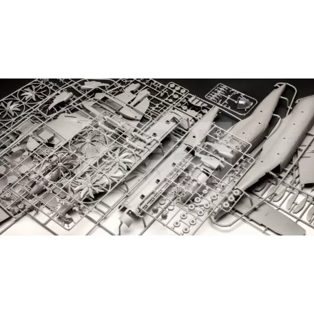 Revell Airbus A400M Atlas RAF 1:72 repülő makett 03822R