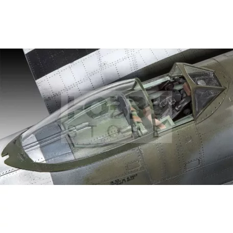 Revell Hawker Tempest V 1:32 repülő makett 03851R