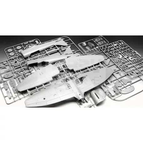 Revell Hawker Tempest V 1:32 repülő makett 03851R