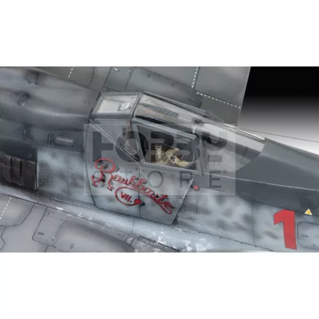 Revell Fw190 A-8 Sturmbock 1:32 repülő makett 03874R