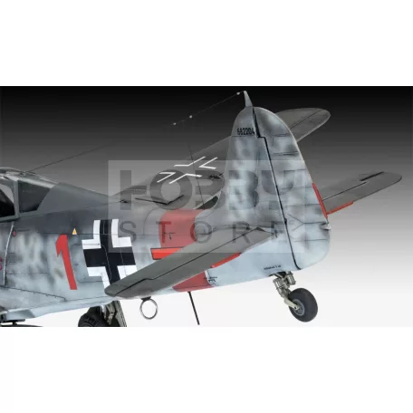Revell Fw190 A-8 Sturmbock 1:32 repülő makett 03874R