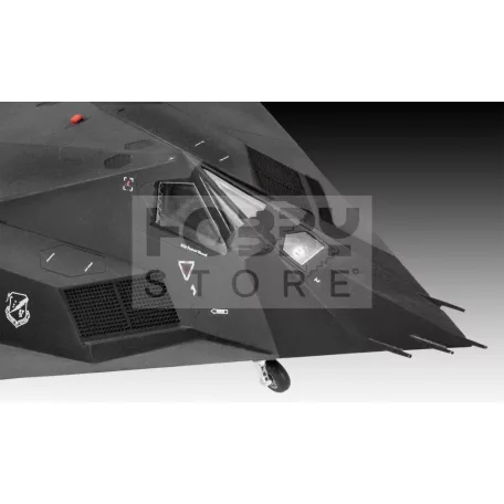 Revell F-117 Stealth Fighter 1:72 repülő makett 03899R