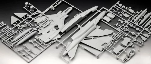 Revell F-4J Phantom II – 1:72 repülőgép makett