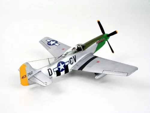 Revell P-51D Mustang – 1:72 repülőgép makett