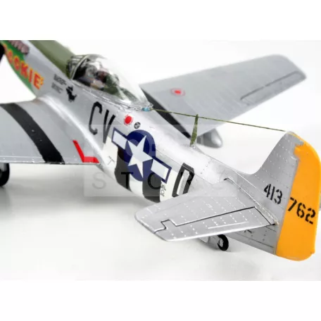 Revell - P-51D Mustang 1:72 repülő makett 04148R
