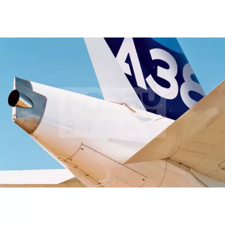 Revell - Airbus A380 New livery (First Flight) 1:144 repülő makett 04218R
