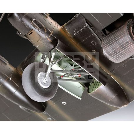 Revell - Lancaster B.III 'Dambusters' 1:72 repülő makett 04295R