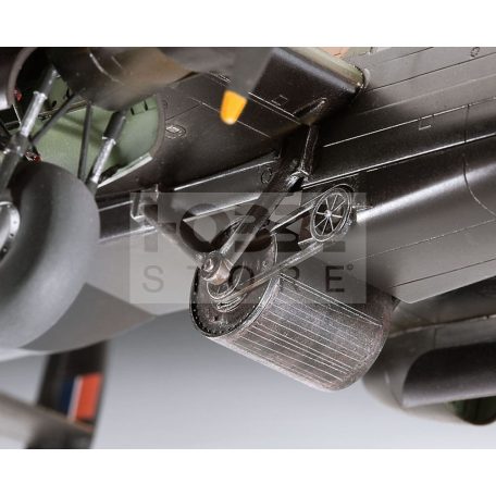 Revell - Lancaster B.III 'Dambusters' 1:72 repülő makett 04295R