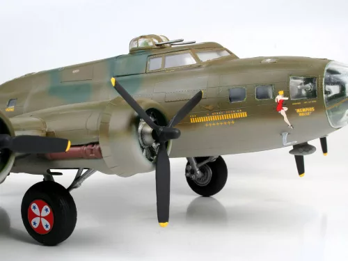 Revell B-17F Memphis Belle – 1:48 repülőgép makett