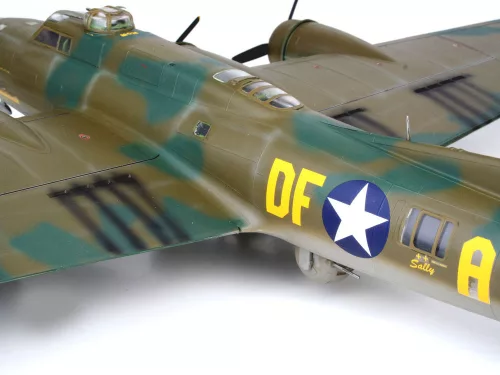 Revell B-17F Memphis Belle – 1:48 repülőgép makett