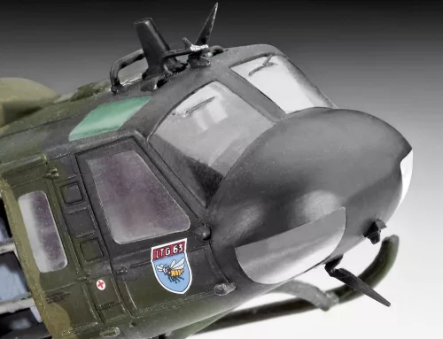Revell Bell UH-1D "SAR" – 1:72 helikopter makett