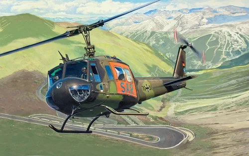 Revell Bell UH-1D "SAR" – 1:72 helikopter makett