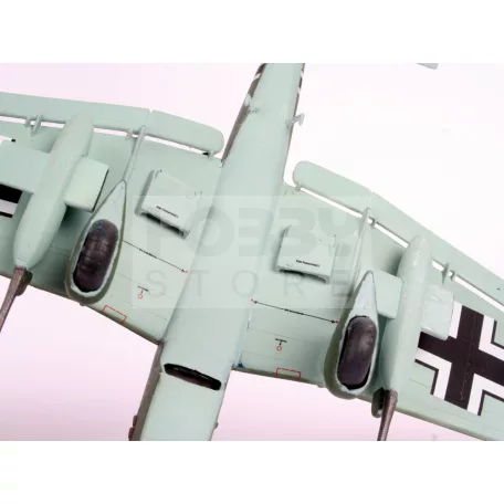 Revell - Junkers Ju 87 G/D Tank Buster 1:72 repülő makett 04692R