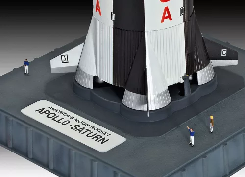 Revell Apollo Saturn V – 1:144 űreszköz makett