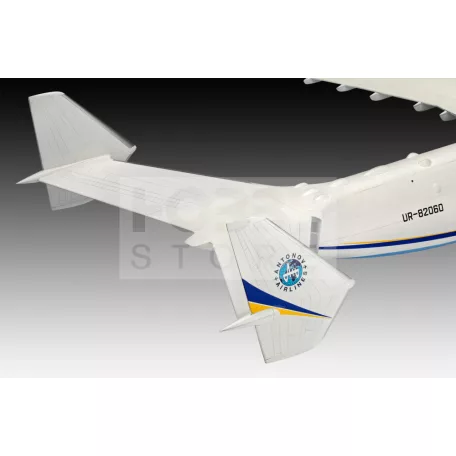 Revell Antonov An-225 Mrija 1:144 repülő makett 04958R