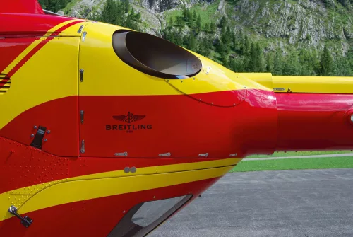 Revell EC135 AIR-GLACIERS – 1:72 helikopter makett