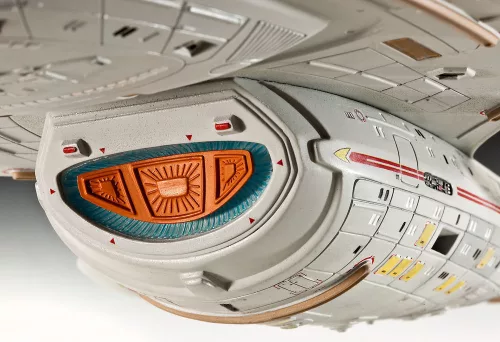 Revell U.S.S. Voyager – 1:670 űrhajó makett