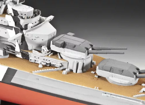 Revell Battleship Bismarck – 1:700 hadihajó makett