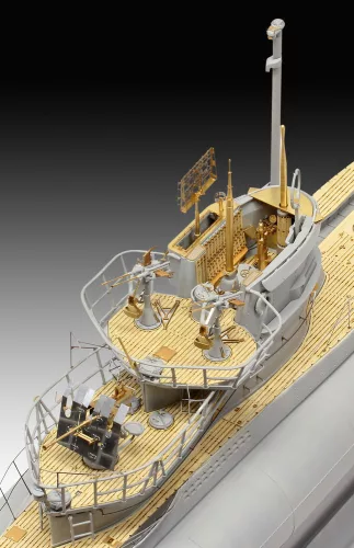 Revell German Submarine Type VII C/41 – 1:72 tengeralattjáró makett