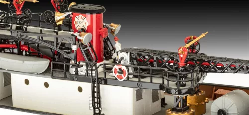 Revell The Firefighter – 1:87 tűzoltóhajó makett