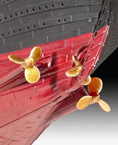 Revell R.M.S. Titanic – 1:700 hajó makett