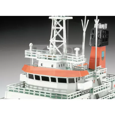 Revell German Research Vessel Meteor 1:300 hajó makett 05218R