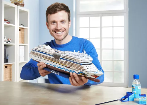 Revell Cruiser Ship AIDA – 1:400 hajó makett