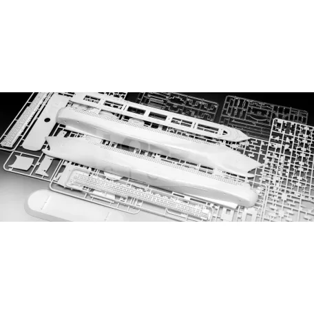 Revell Queen Mary 2 1:700 hajó makett 05231R