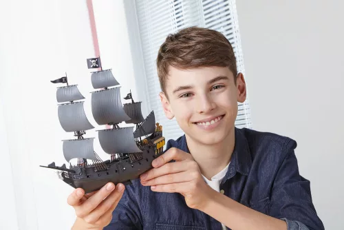 Revell Black Pearl – 1:150 vitorláshajó makett