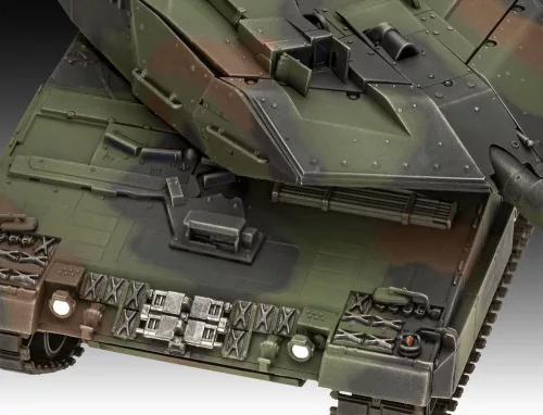 Revell Gift Set 70 Years Bundeswehr: Leopard 2 A6A2 (Exclusive Edition) – 1:35 harckocsi makett
